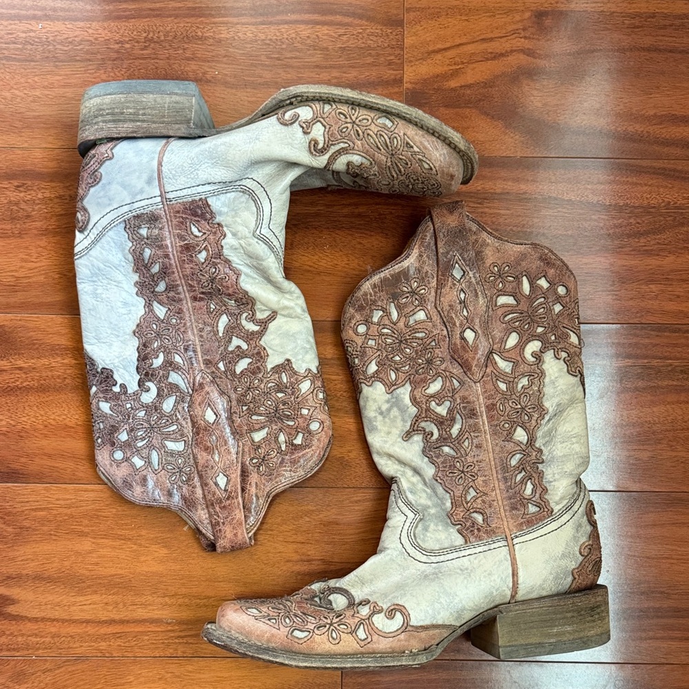 CORRAL WOMENS SIZE 8 SAND COGNAC LASER OVERLAY COWGIRL WESTERN BOOTS